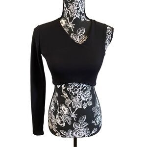 Nwot Pretty Little Thing One Sleeve Crossover Crop Top Sexy Cold Shoulder Blouse
